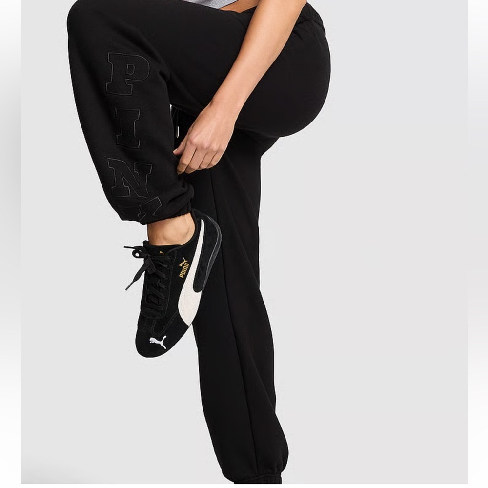 Hot deal 🔥 2 for $20-Black PINK Logo Sweatpants and Matching PINK Tshirt 💝 - Picture 3 of 10